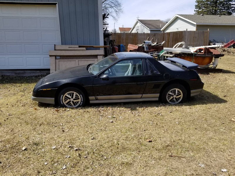 Illustration for article titled Late night oppo - show me the most CP Fiero near you